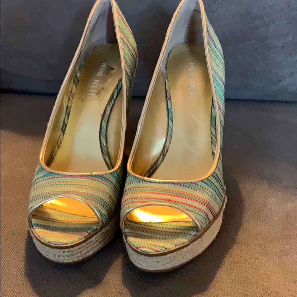 Size 6 Nine West espadrilles